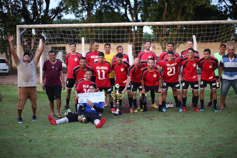 Academia Fênix/Vilinha é campeã municipal de futebol de campo amador